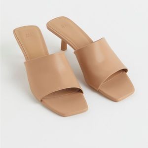 H&M Mules in Beige in Size 7
